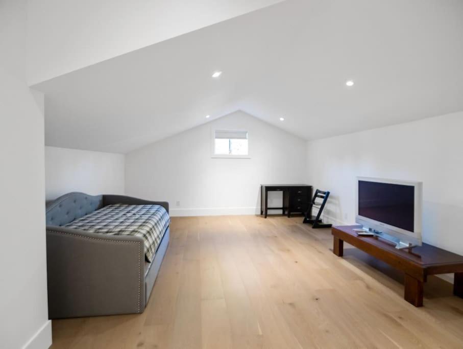 The Fernridge Estate: 5Bd Family Retreat! Villa Langley Bagian luar foto